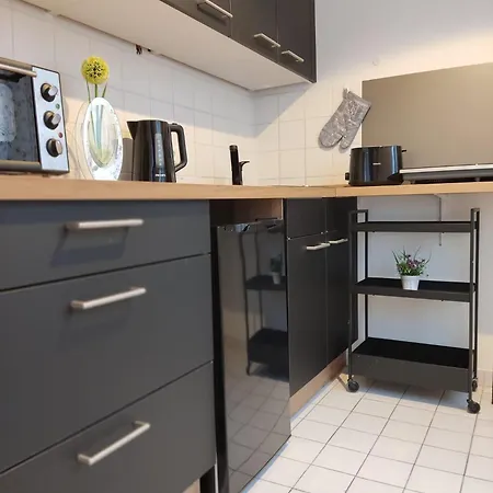 Апартаменты Nahe Airport Ber Adlershof Maisonettewohnung