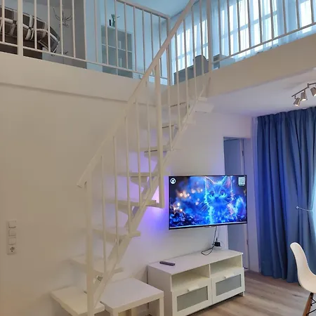 Nahe Airport Ber Adlershof Maisonettewohnung *