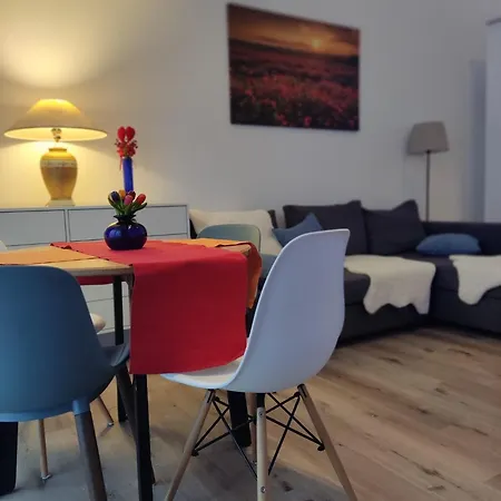 Nahe Airport Ber Adlershof Maisonettewohnung * Шёнефельд